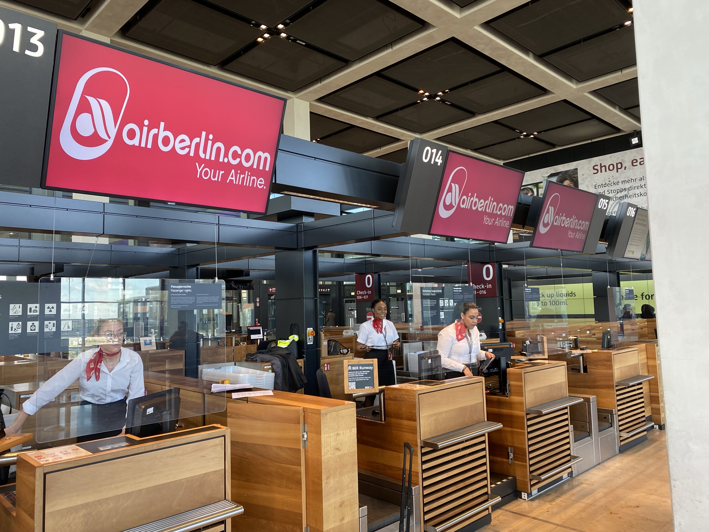 Die Check-in-Counter erstrahlten bereits im Logo der AirBerlin
