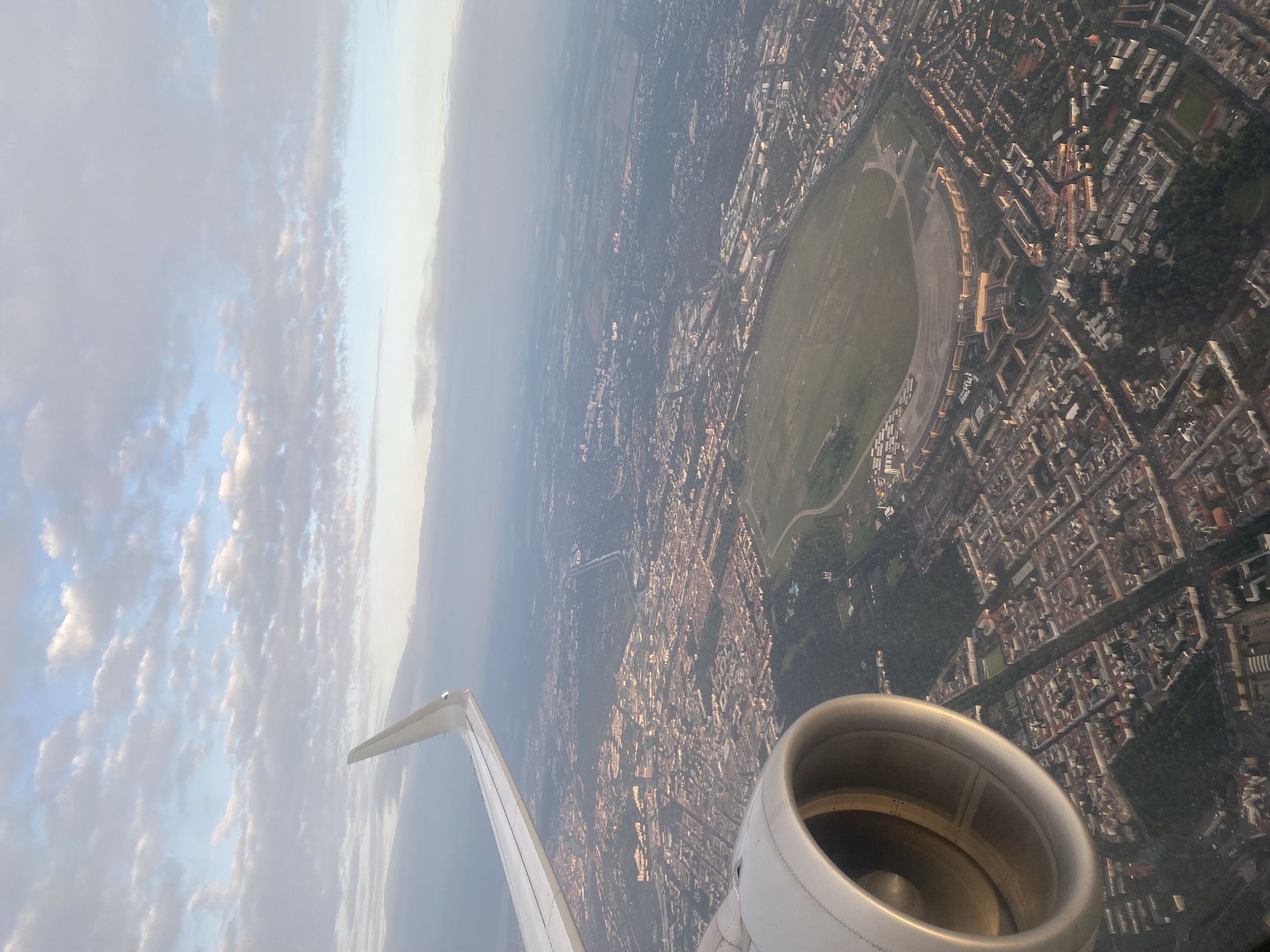 Überflug über den ehemaligen Flughafen Berlin-Tempelhof