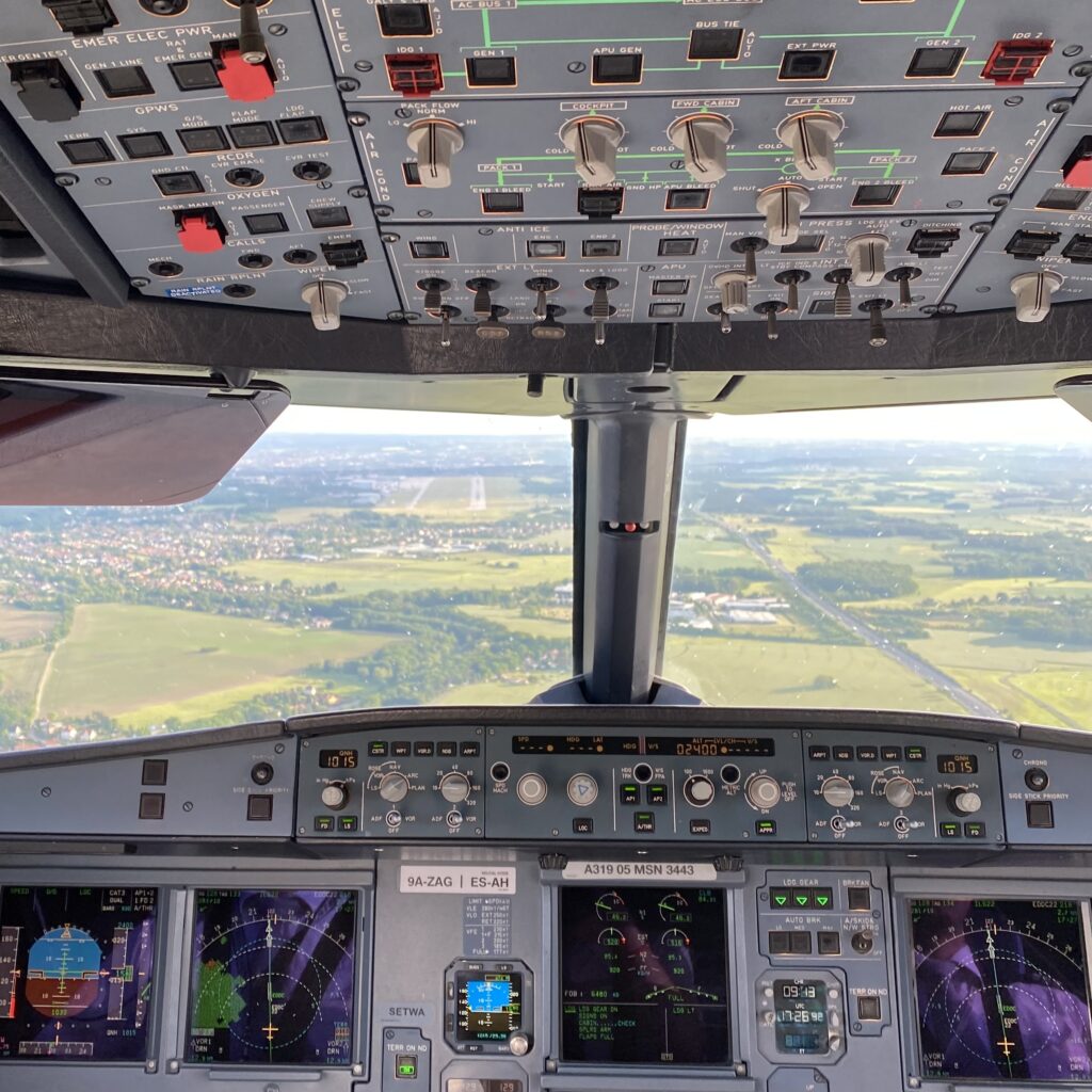 Blick aus dem Cockpit während des Flugs